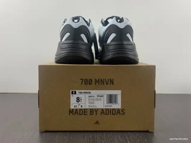 MNVN Adidas Blue Tint Boost GZ0711 700 Yeezy 0702
